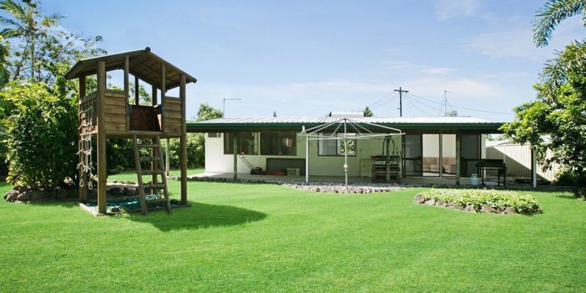 8 Greenfield Close, Mooroobool, QLD 4870 AUS