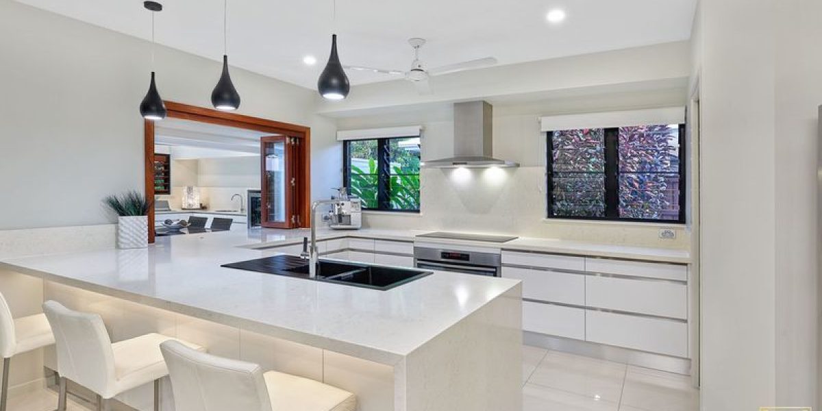 7 Kurt Close, Palm Cove, QLD 4879 AUS