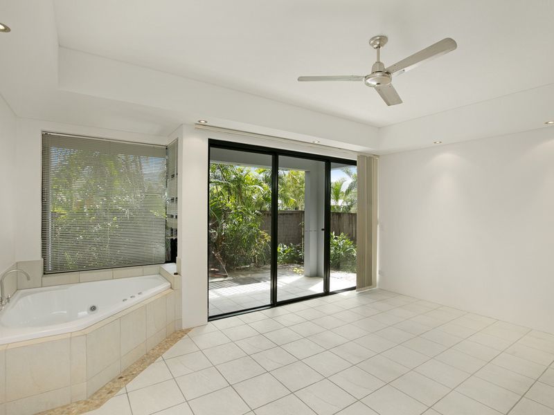 8/22 Oyster Court, Trinity Beach, QLD 4879 AUS