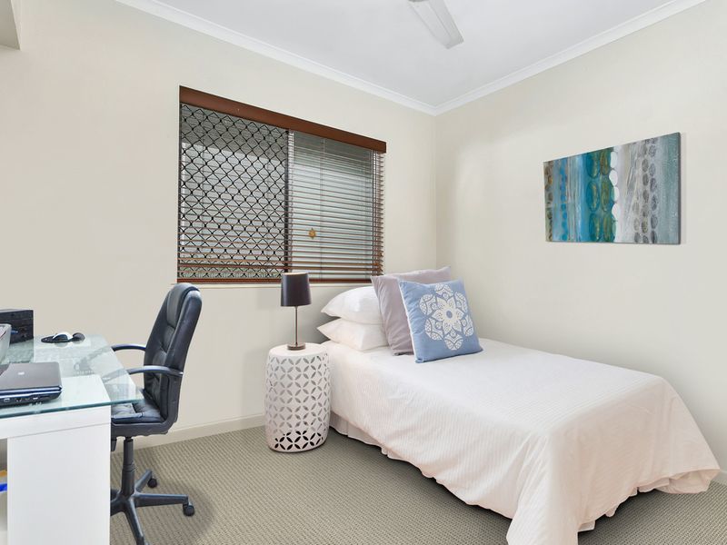 2/16-18 Smith Street, Cairns North, QLD 4870 AUS