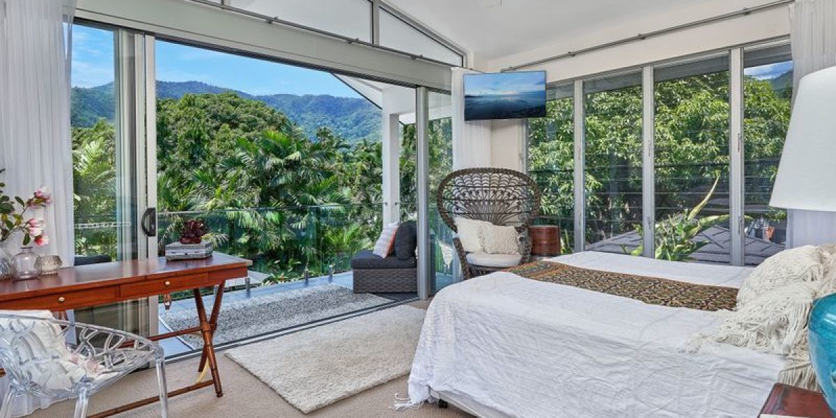 28A Joseph Banks Close, Kewarra Beach, QLD 4879 AUS