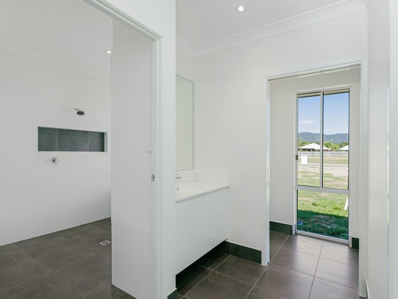 21 Bosun Place, Trinity Beach, QLD 4879 AUS