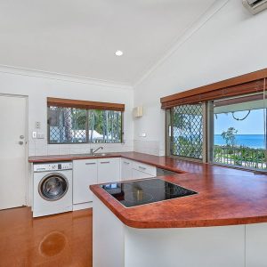 1/39 Arlington Esplanade, Clifton Beach, QLD 4879 AUS