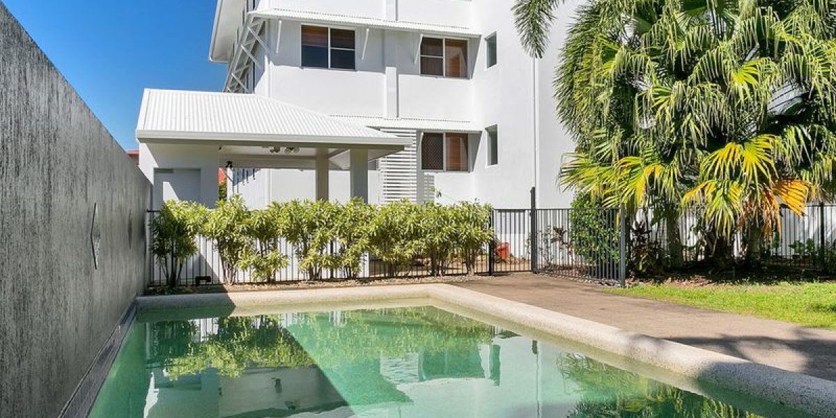 2/16-18 Smith Street, Cairns North, QLD 4870 AUS