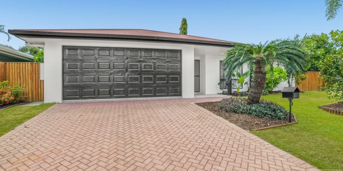 11 Bronte Close, Kewarra Beach, QLD 4879 AUS