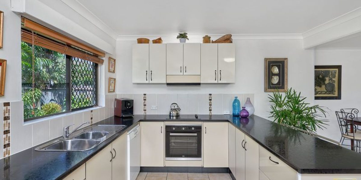4/195 McLeod Street, Cairns North, QLD 4870 AUS