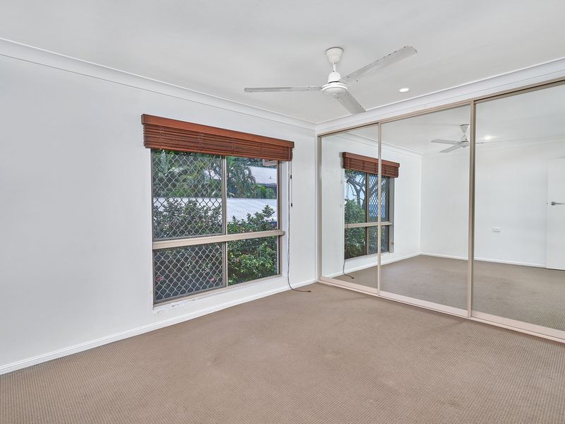 1/39 Arlington Esplanade, Clifton Beach, QLD 4879 AUS