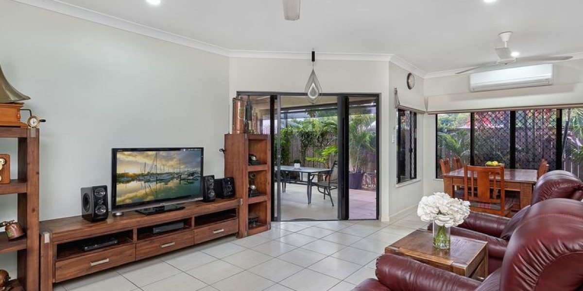 17 Seaways Street, Trinity Beach, QLD 4879 AUS