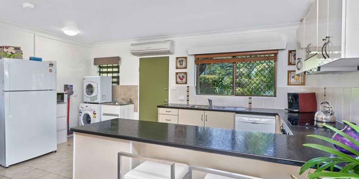 4/195 McLeod Street, Cairns North, QLD 4870 AUS