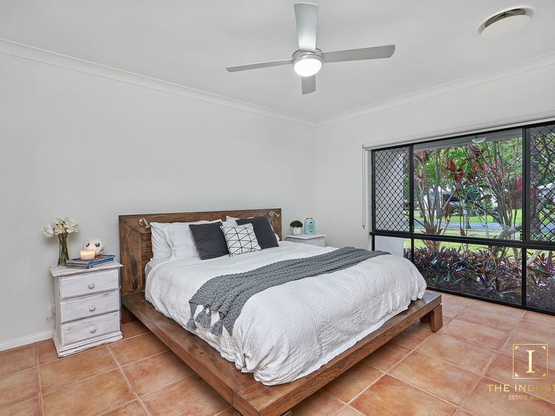 16 Moore Road, Kewarra Beach, QLD 4879 AUS