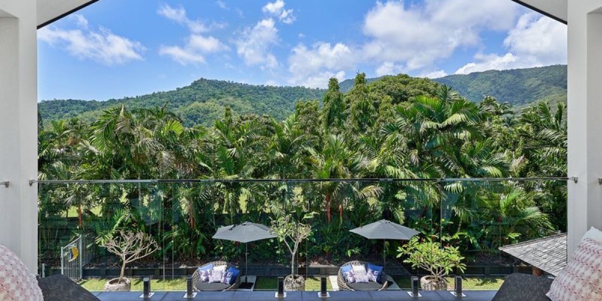 28A Joseph Banks Close, Kewarra Beach, QLD 4879 AUS