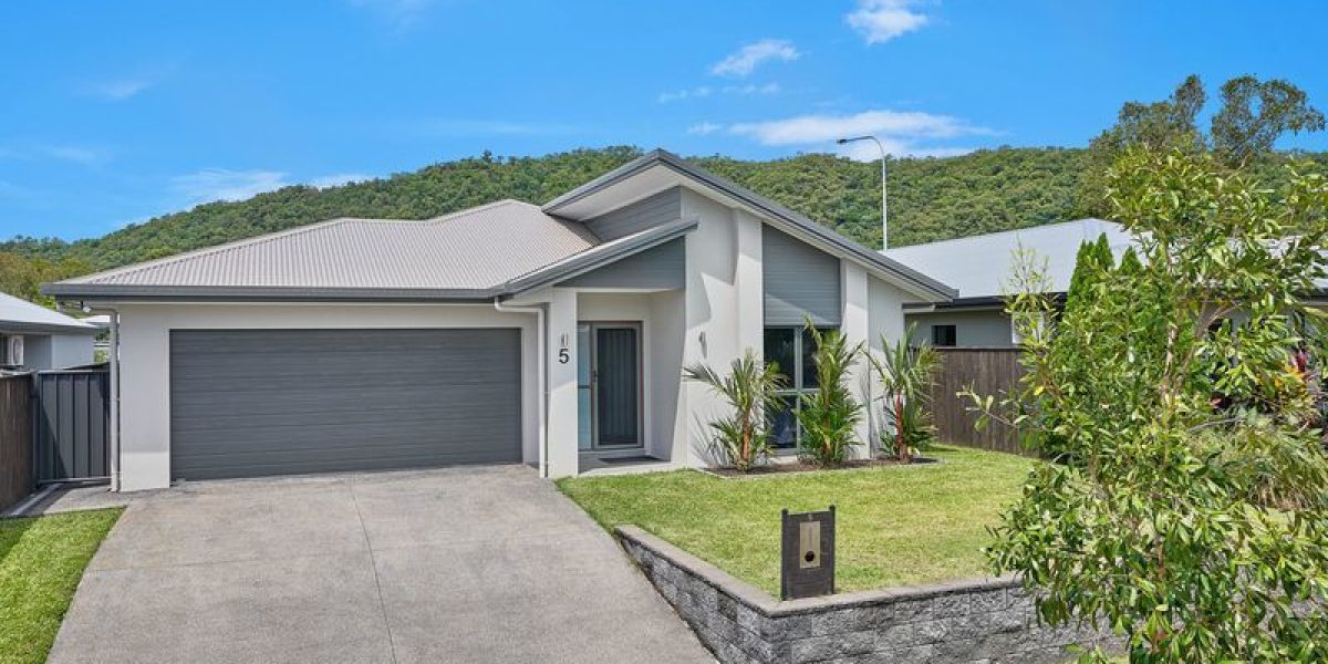 5 Midship Street, Trinity Beach, QLD 4879 AUS