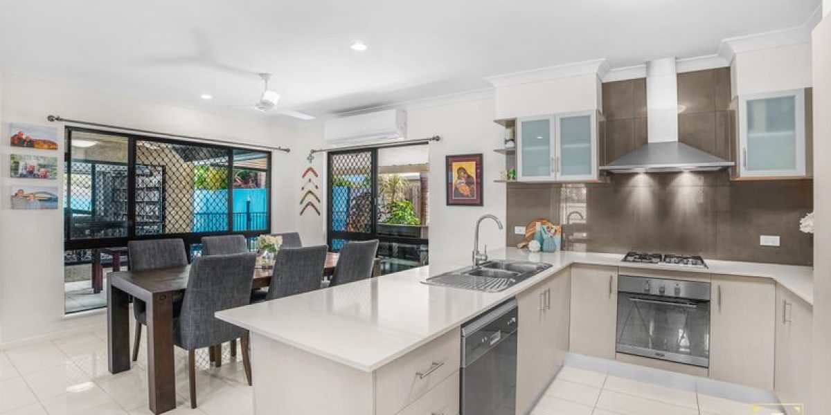 10 Como Close, Kewarra Beach, QLD 4879 AUS