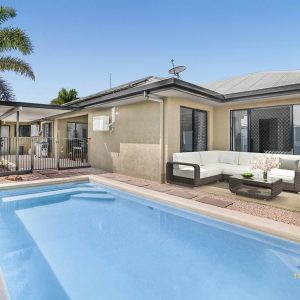 10 Como Close, Kewarra Beach, QLD 4879 AUS