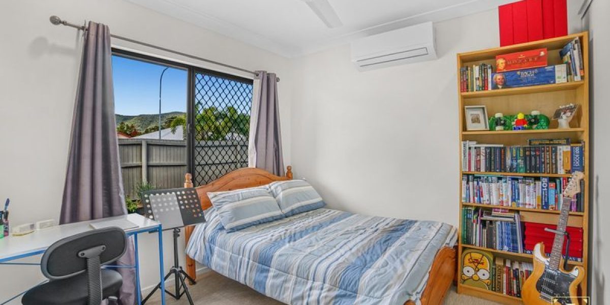 10 Como Close, Kewarra Beach, QLD 4879 AUS