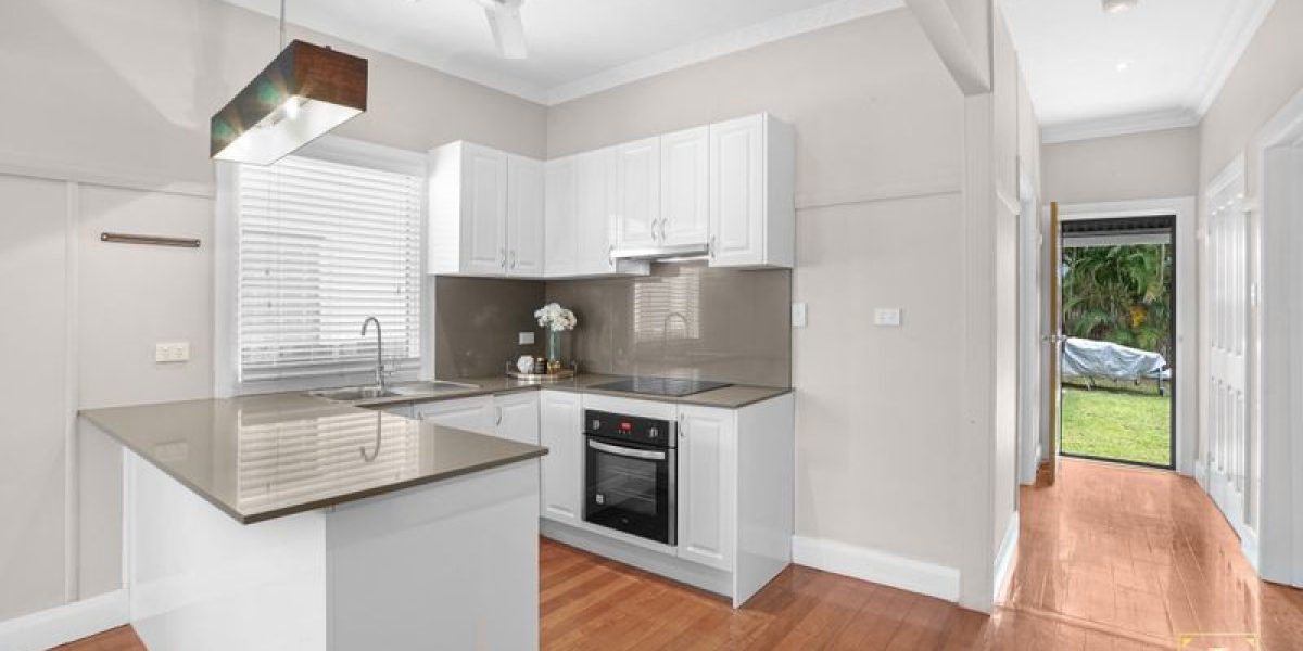 31 Nelson Street, Bungalow, QLD 4870 AUS