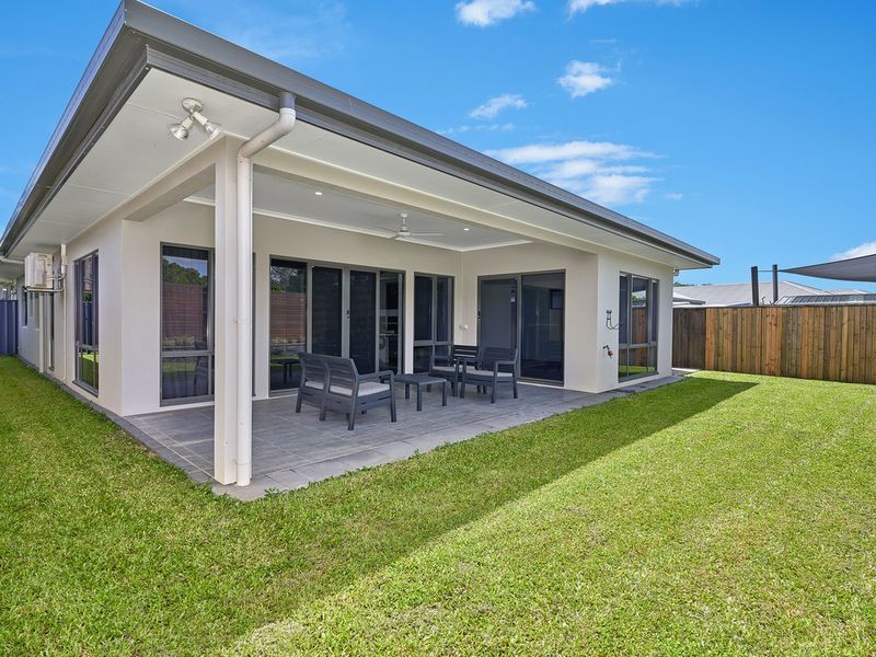 5 Midship Street, Trinity Beach, QLD 4879 AUS