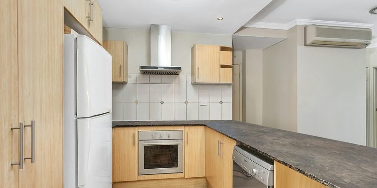 2/16-18 Smith Street, Cairns North, QLD 4870 AUS