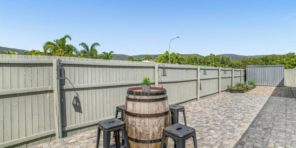 10 Como Close, Kewarra Beach, QLD 4879 AUS