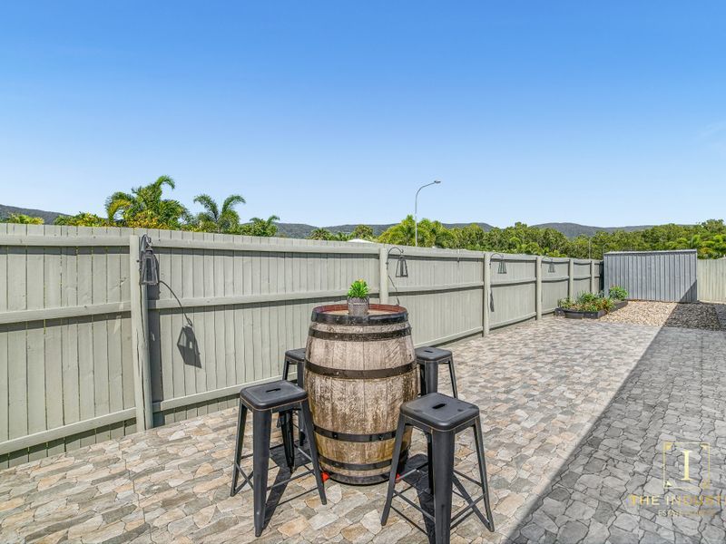 10 Como Close, Kewarra Beach, QLD 4879 AUS