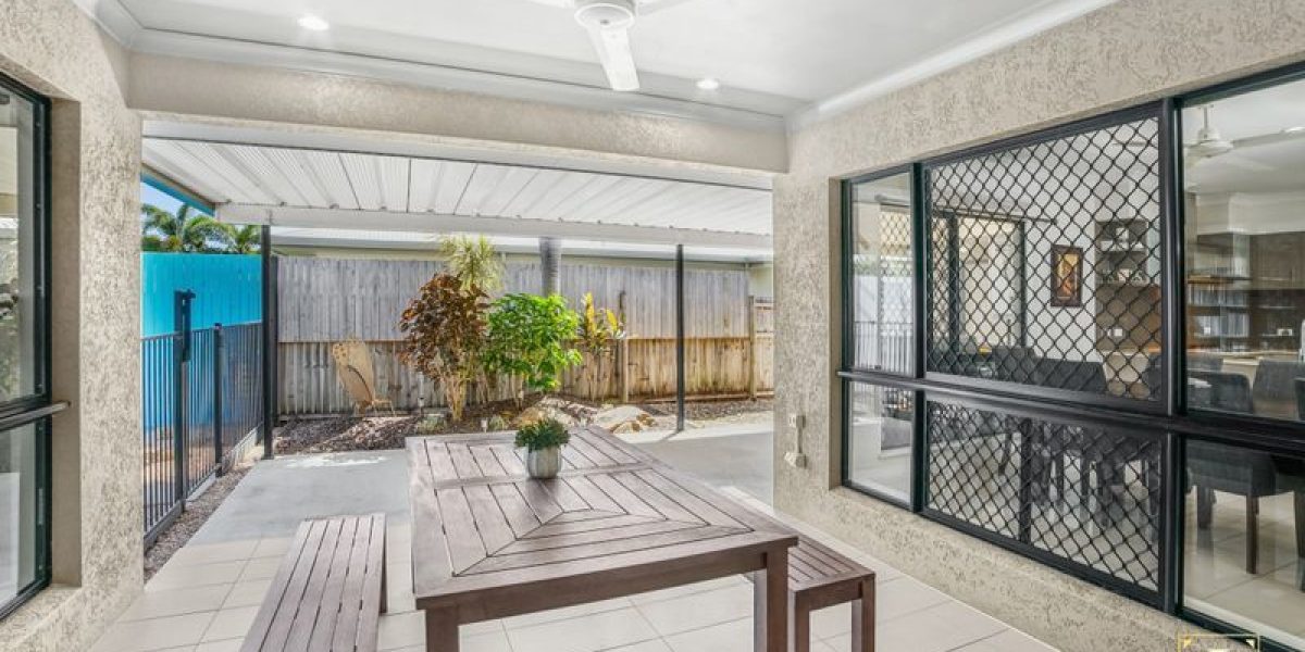 10 Como Close, Kewarra Beach, QLD 4879 AUS