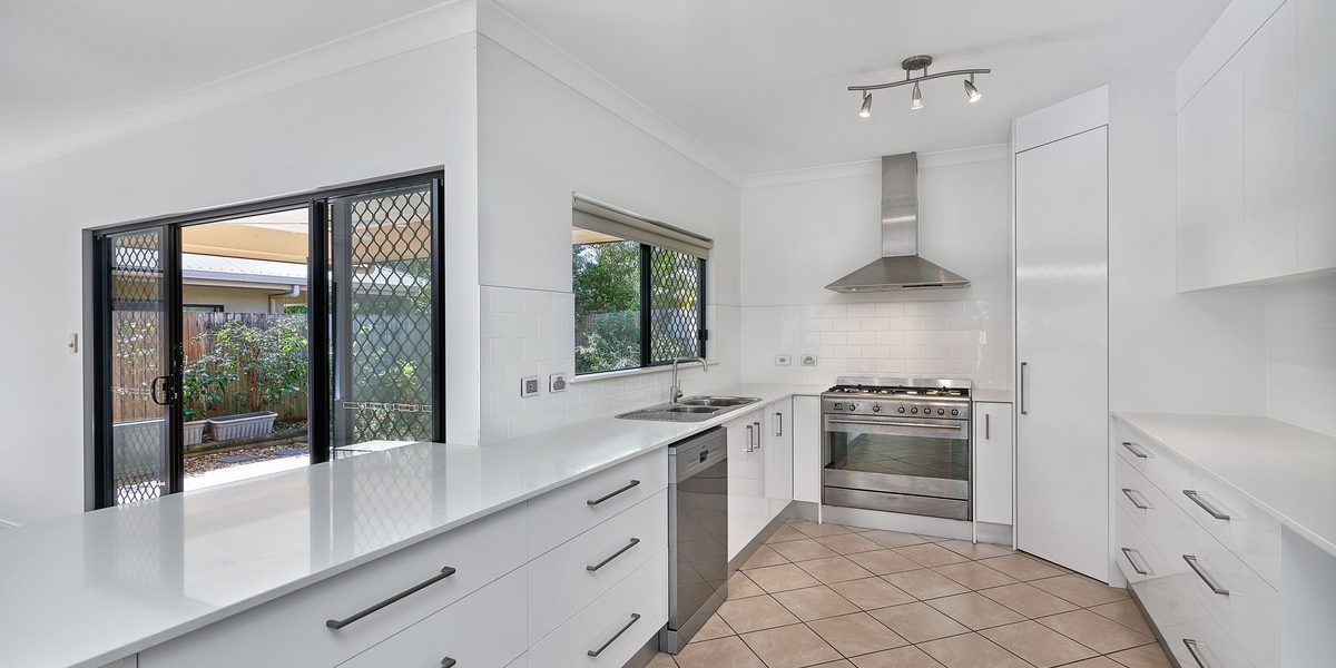 11 Bronte Close, KEWARRA BEACH, QLD 4879 AUS