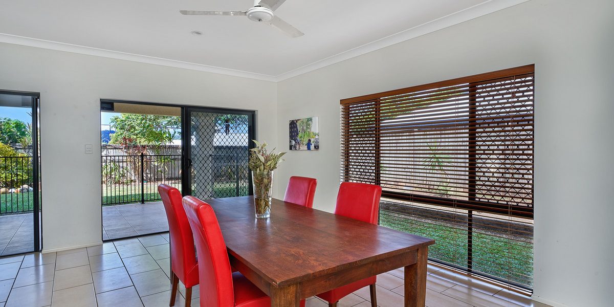 64 Tyrconnell Close, Redlynch, QLD 4870 AUS