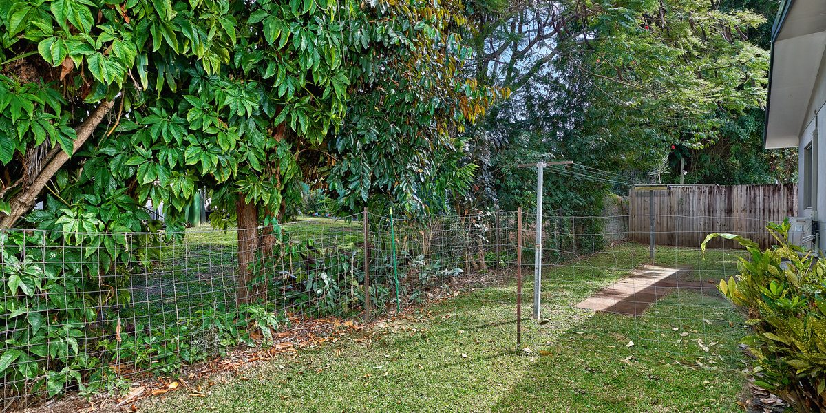 27 Yurongi Street, Caravonica, QLD 4878 AUS