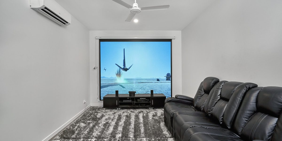 5 Midship Street, Trinity Beach, QLD 4879 AUS