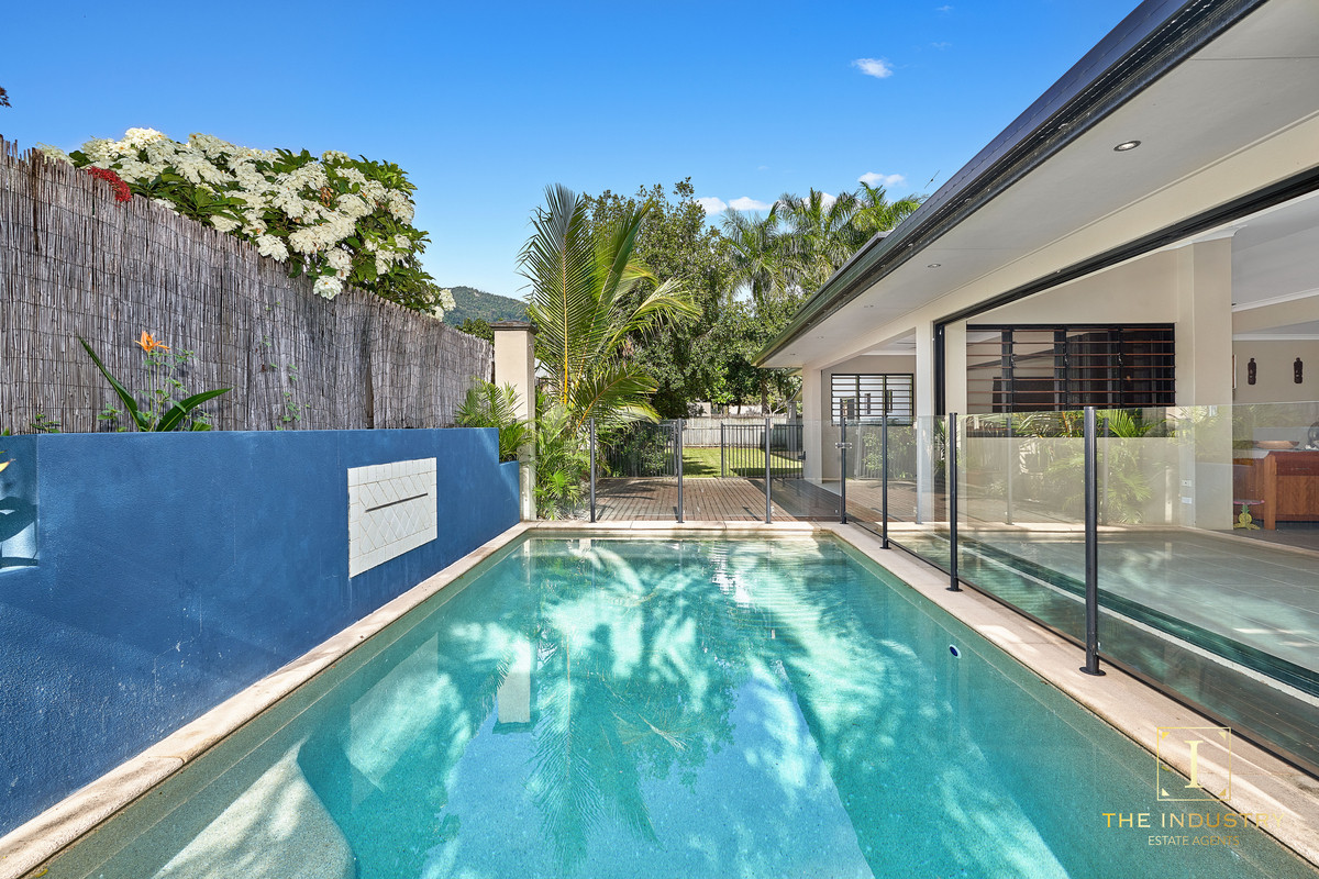 19 Burranong Street, Kewarra Beach, QLD 4879 AUS