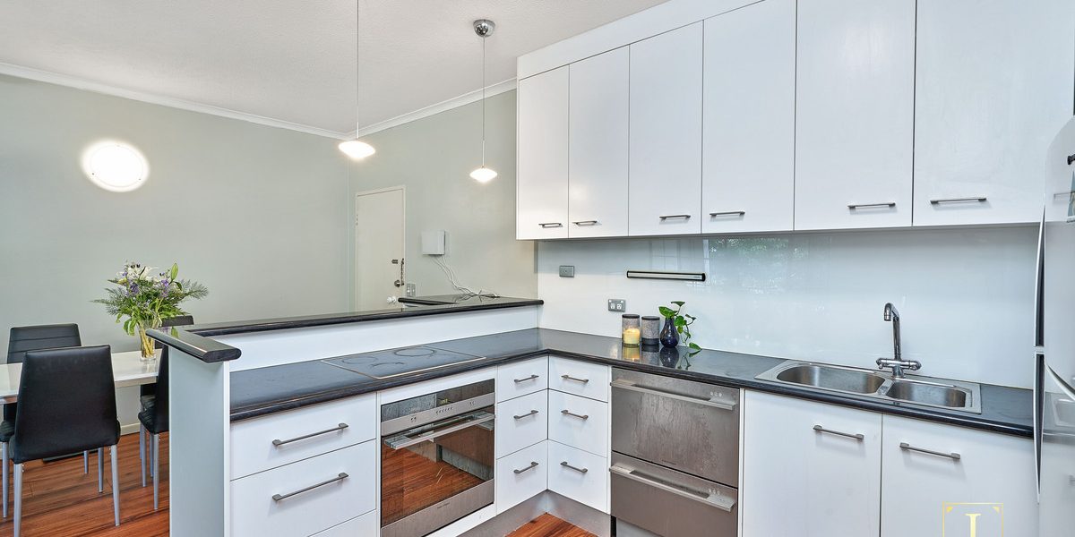 32/327-329 Lake Street, Cairns North, QLD 4870 AUS