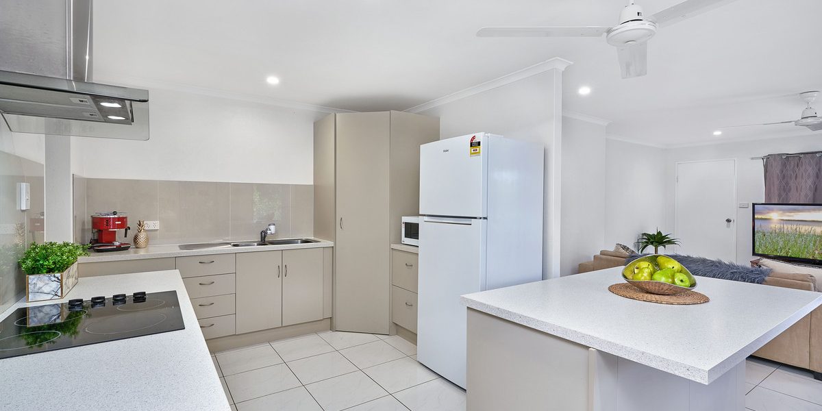 27 Yurongi Street, Caravonica, QLD 4878 AUS