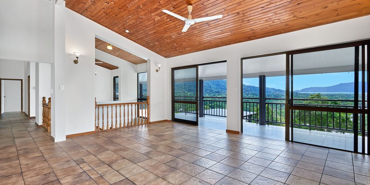 13 Panoramic Place, Whitfield, QLD 4870 AUS