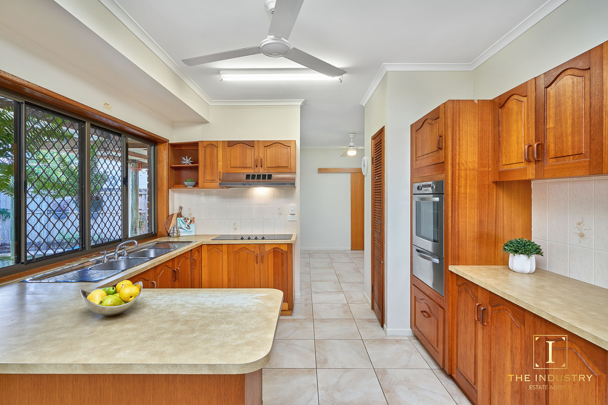 13 Dromana Close, Kewarra Beach, QLD 4879 AUS