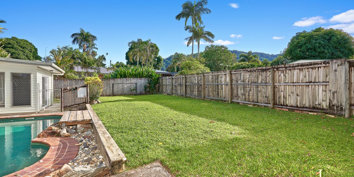 24 Crowther Street, Whitfield, QLD 4870 AUS
