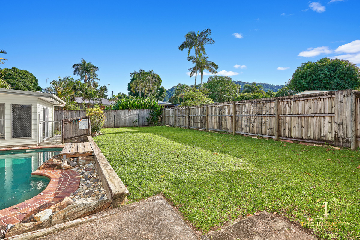 24 Crowther Street, Whitfield, QLD 4870 AUS