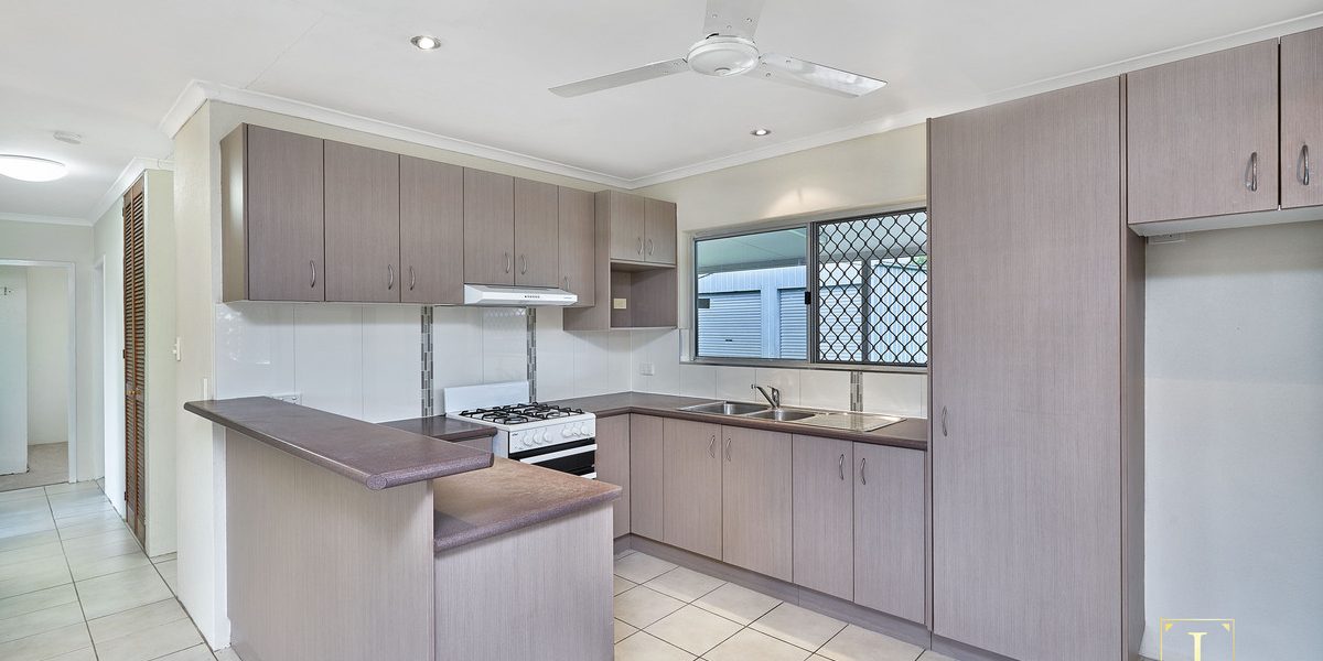 5 Mahogany Street, Manoora, QLD 4870 AUS