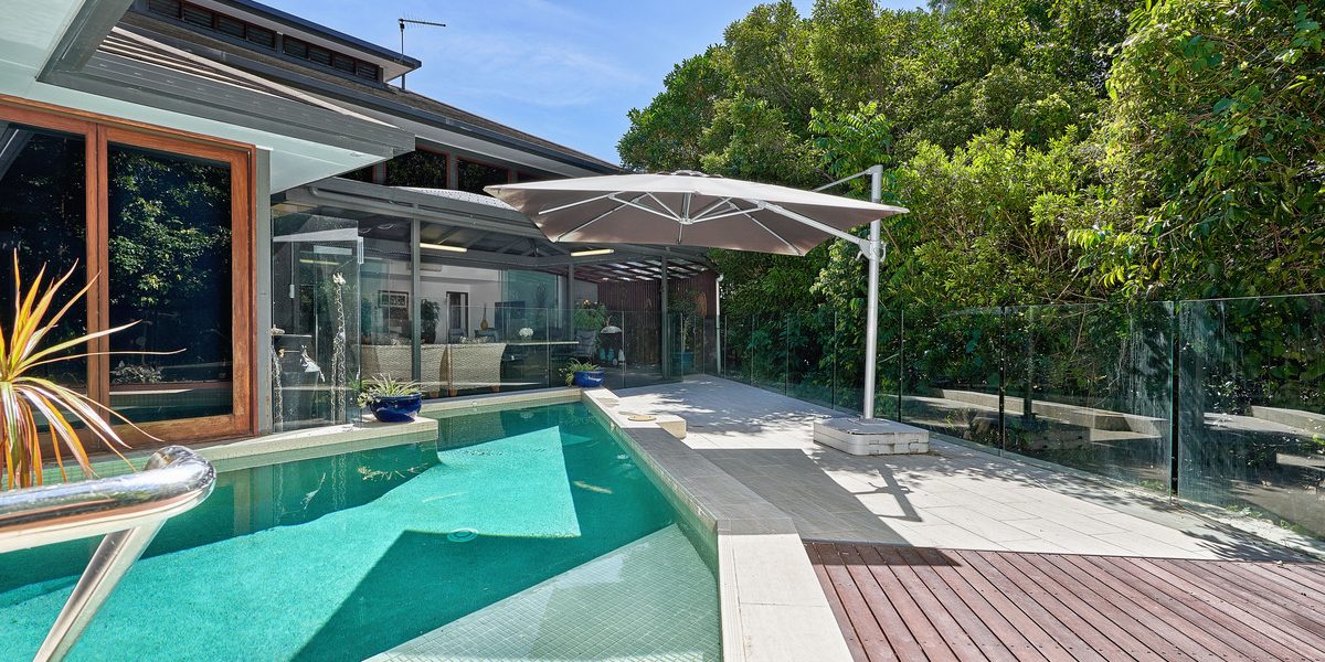 8 Lillian Road, Palm Cove, QLD 4879 AUS