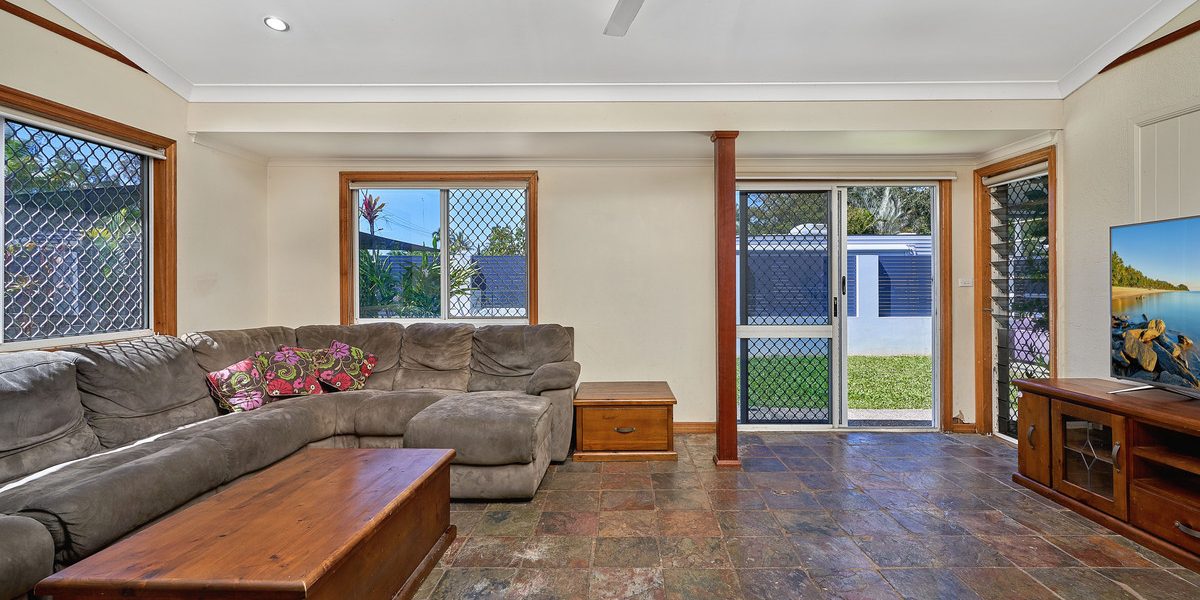 33 Lae Street, Trinity Beach, QLD 4879 AUS