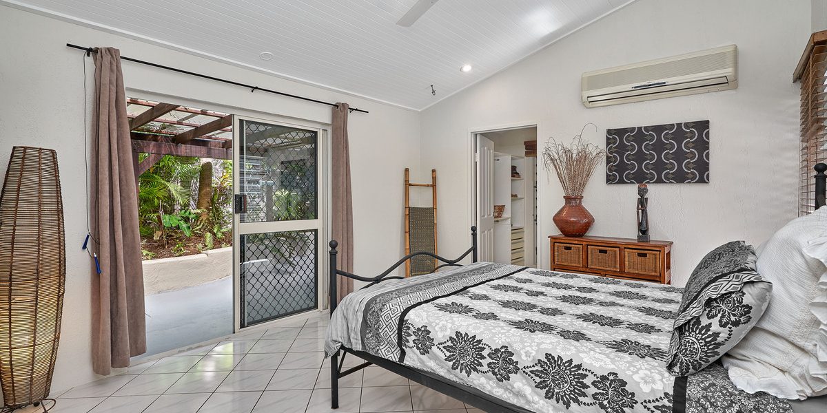 21 Rudder Street, Clifton Beach, QLD 4879 AUS