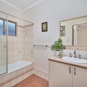10 Sarina Close, Kewarra Beach, QLD 4879 AUS