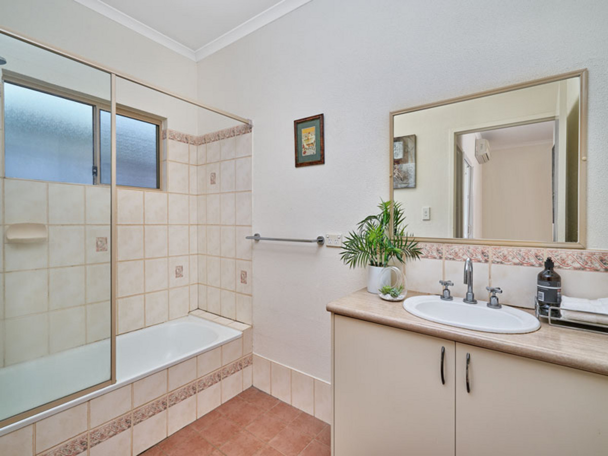 10 Sarina Close, Kewarra Beach, QLD 4879 AUS