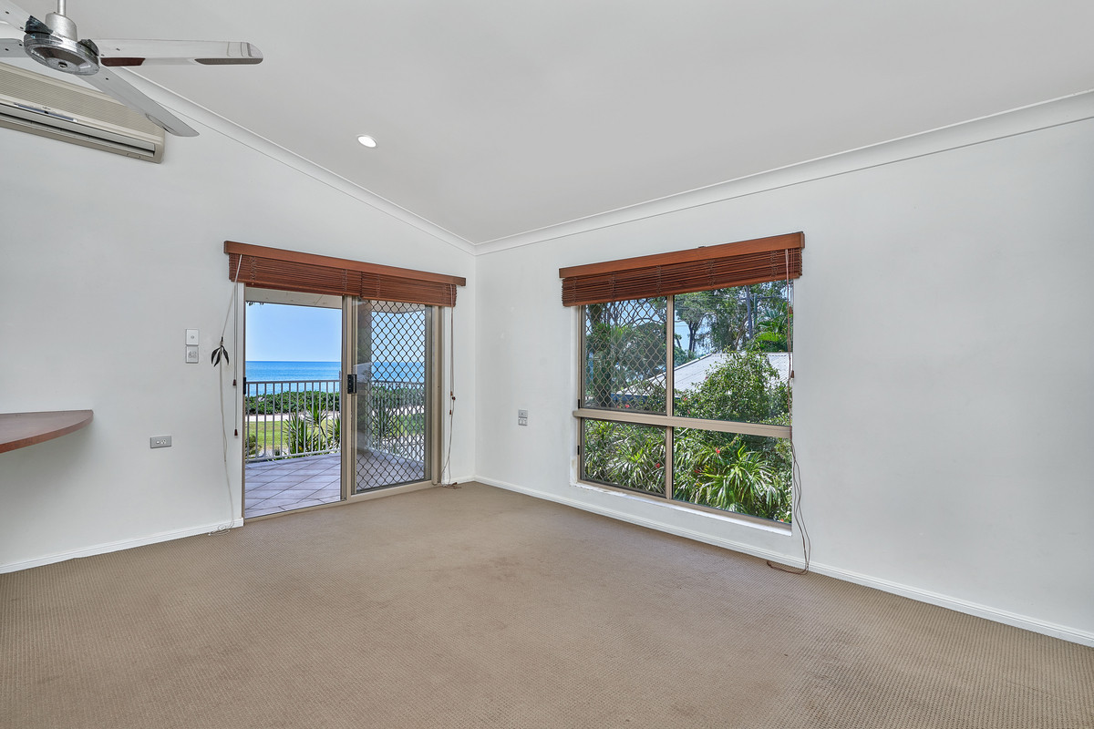 1/39 Arlington Esplanade, Clifton Beach, QLD 4879 AUS