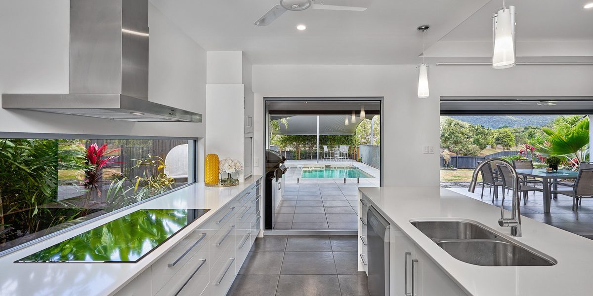 43 Mackerras Street, Redlynch, QLD 4870 AUS
