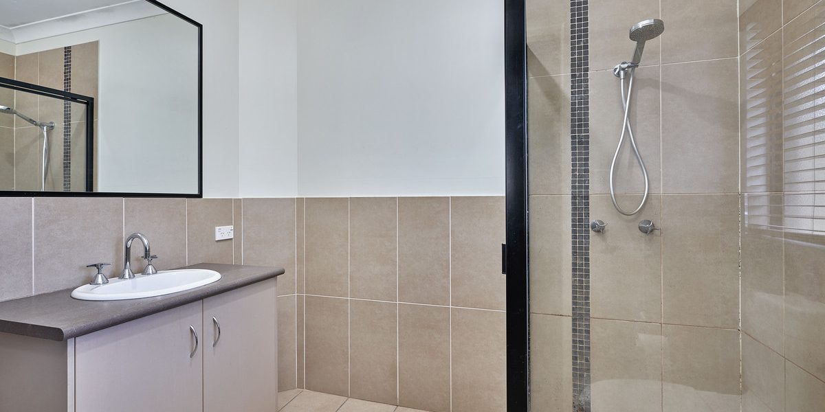 64 Tyrconnell Close, Redlynch, QLD 4870 AUS