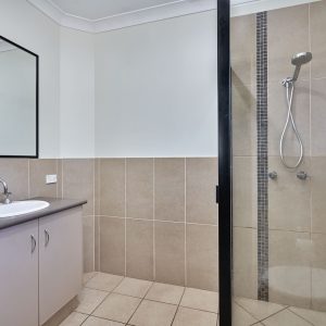 64 Tyrconnell Close, Redlynch, QLD 4870 AUS
