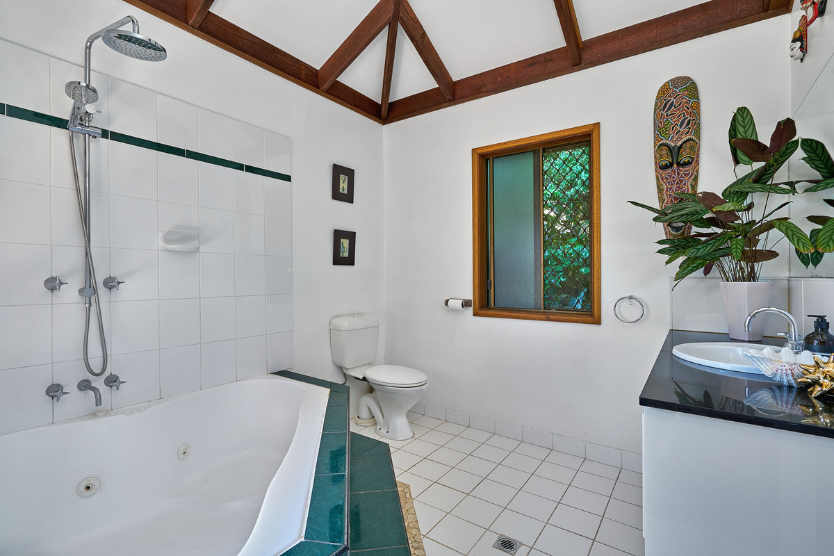 9 Lee Street, Freshwater, QLD 4870 AUS