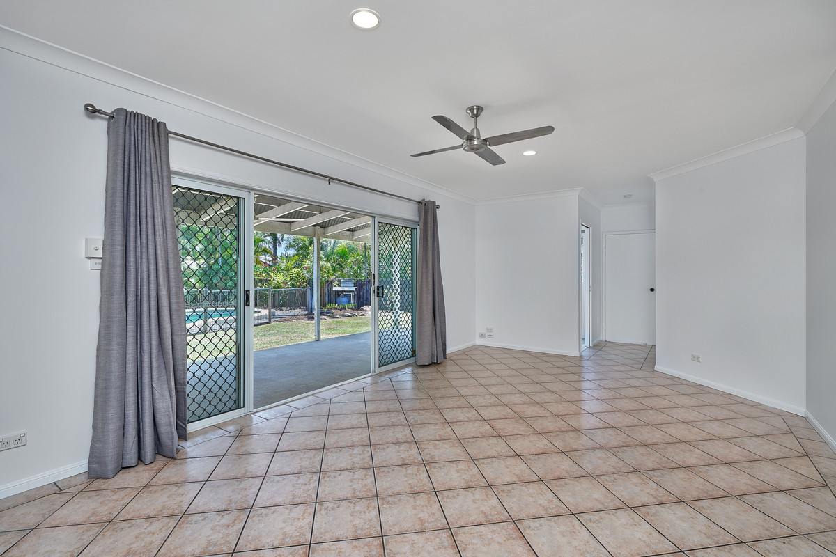 8 Collett Close, Kewarra Beach, QLD 4879 AUS