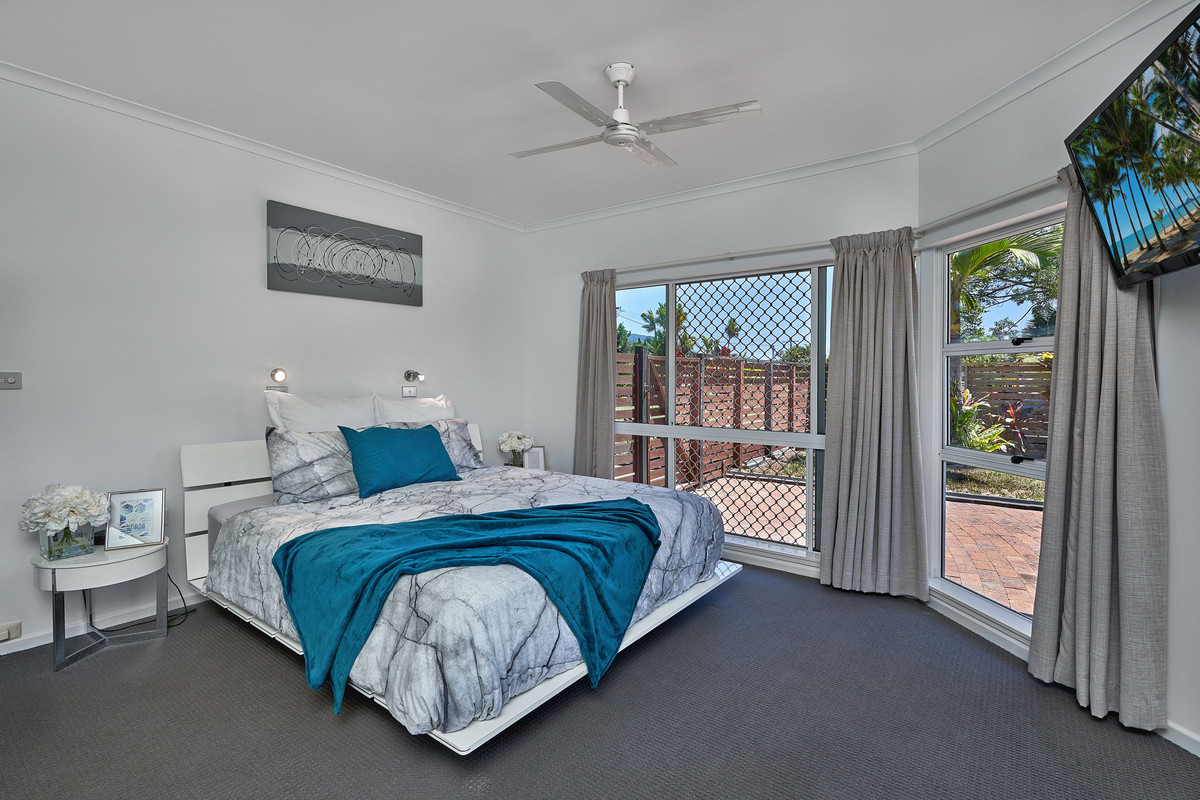 11 Hicks Close, Kewarra Beach, QLD 4879 AUS