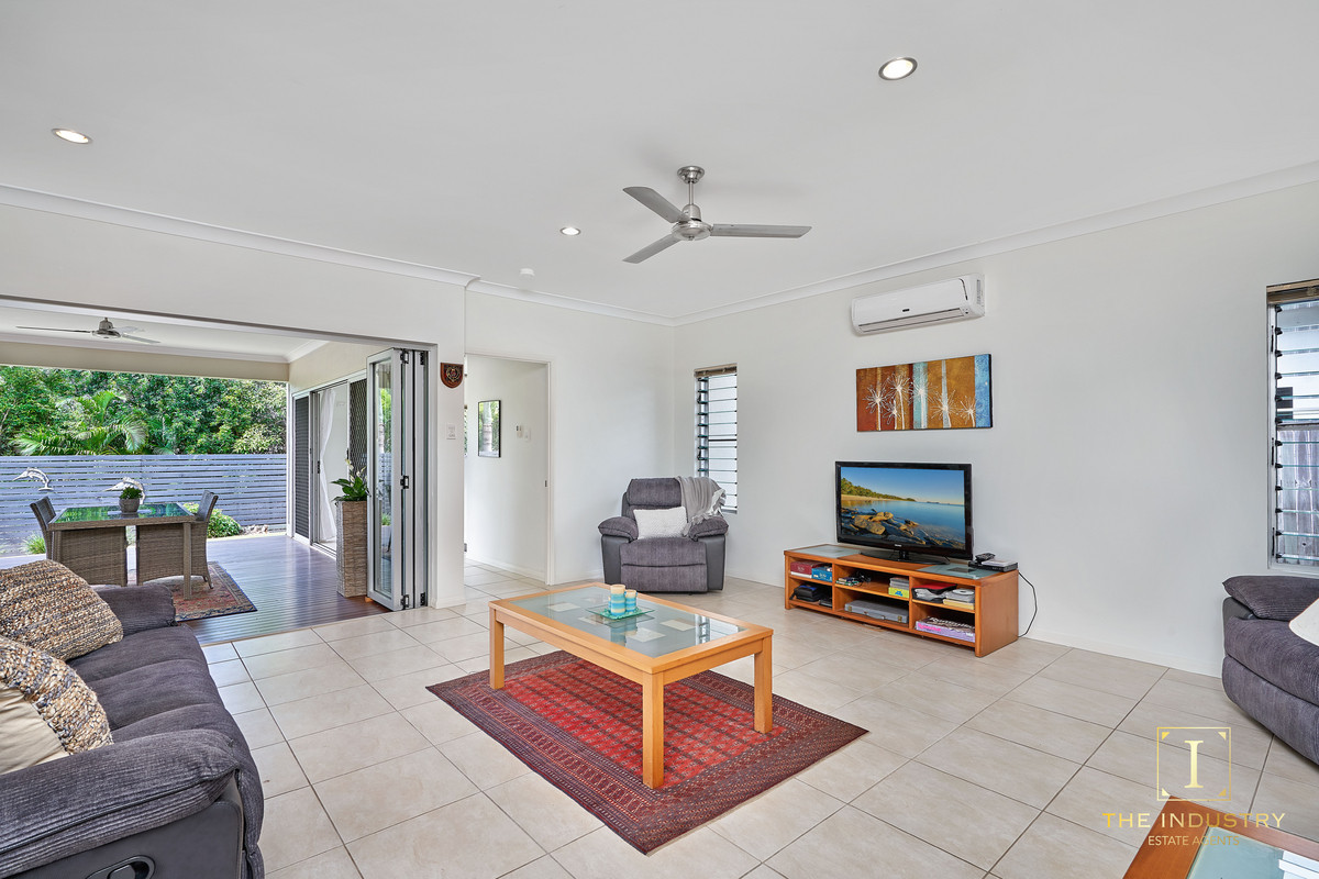 10 Barnacle Street, Trinity Beach, QLD 4879 AUS